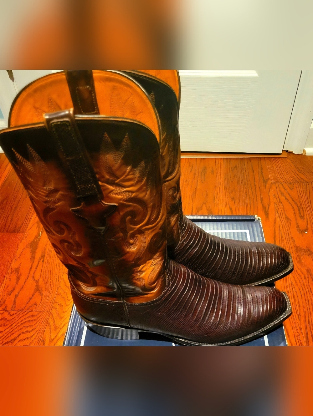 Lucchese Teju Lizard Cowboy Boots in Brown Size 12D
